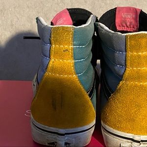 (SOLD) Suede Hightop Vans